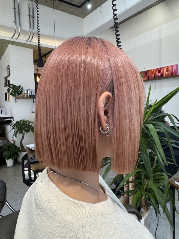 あご下切りっぱなしボブ